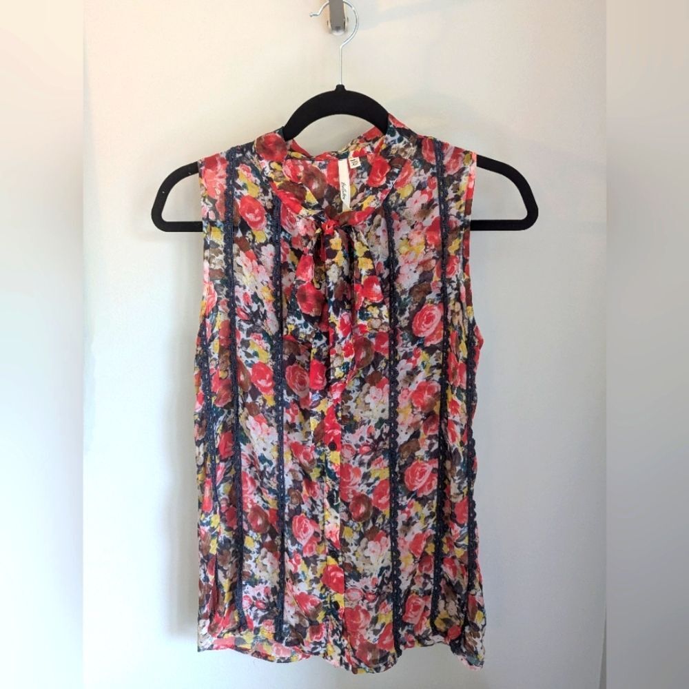 Bellatrix Red Floral Sleeveless Tank Button-up Blouse Size XS